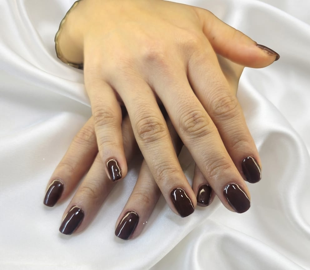 Gel semipermanente en tono café